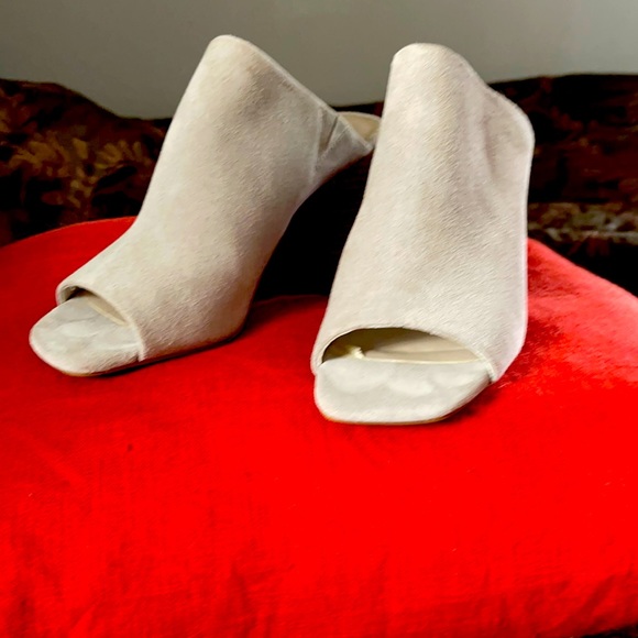 Kenneth Cole Heels - Picture 1 of 9